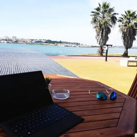 Bay Village - Estudio Vista Piscina Seixal (Setubal)